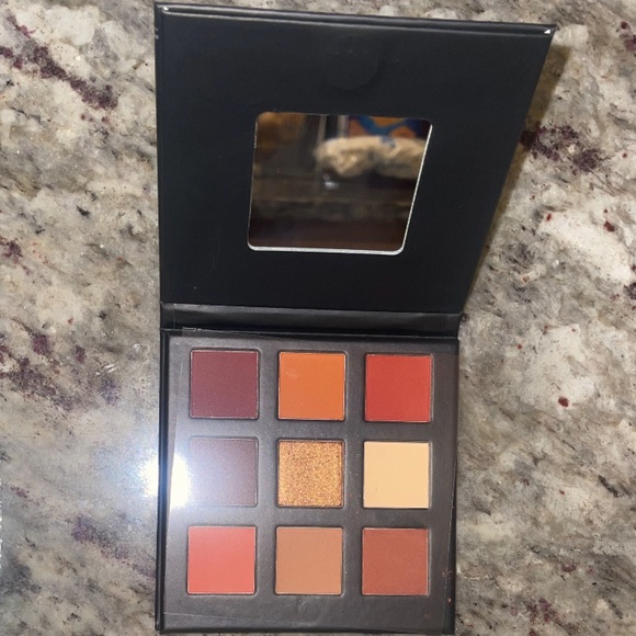 Copy Cat eyeshadow palette 3 for $25 or $7 each! - Picture 4 of 7